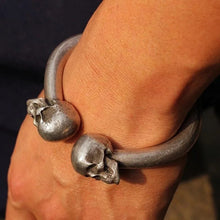 Load image into Gallery viewer, Black Skull And Bone Bracelet
